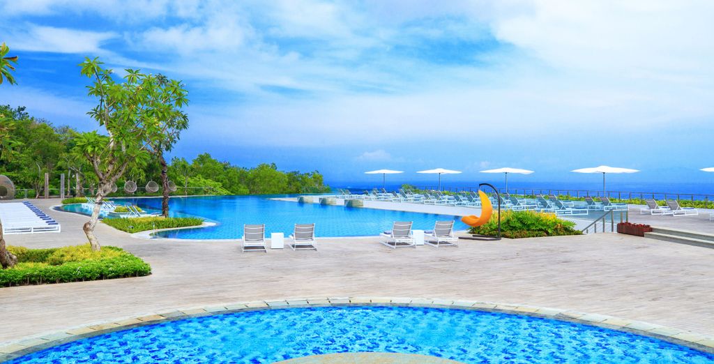 The Mansion Resort 4*, Anema Resort Gili Lombok 5* e Renaissance Bali Uluwatu Resort & Spa 5*