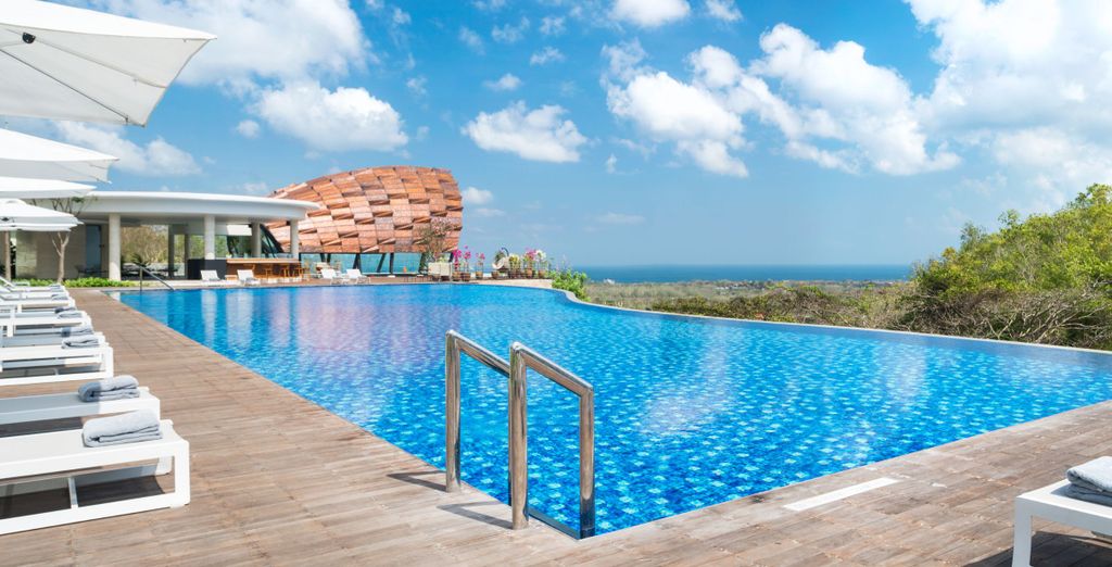 The Mansion Resort 4*, Anema Resort Gili Lombok 5* e Renaissance Bali Uluwatu Resort & Spa 5*