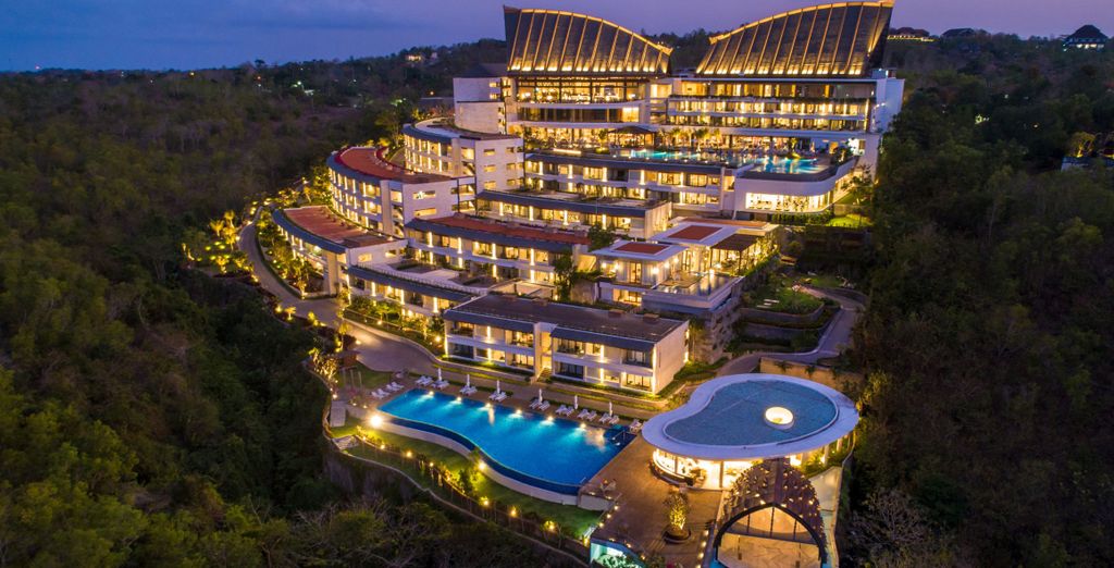 The Mansion Resort 4*, Anema Resort Gili Lombok 5* e Renaissance Bali Uluwatu Resort & Spa 5*