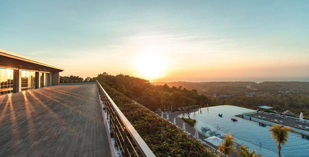 The Mansion Resort 4*, Anema Resort Gili Lombok 5* e Renaissance Bali Uluwatu Resort & Spa 5*