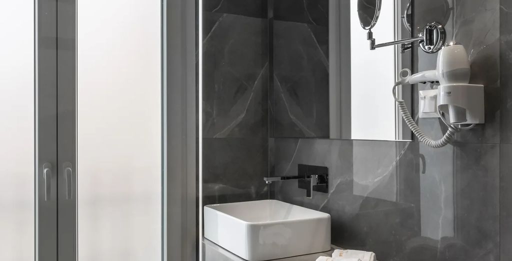 Praxitelous Luxury Suites