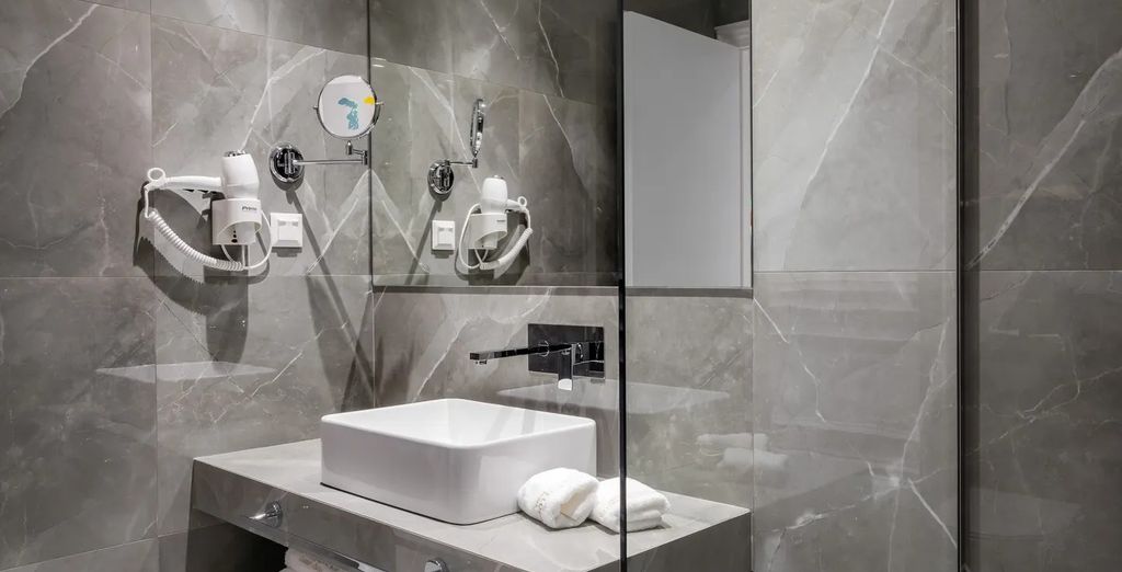 Praxitelous Luxury Suites
