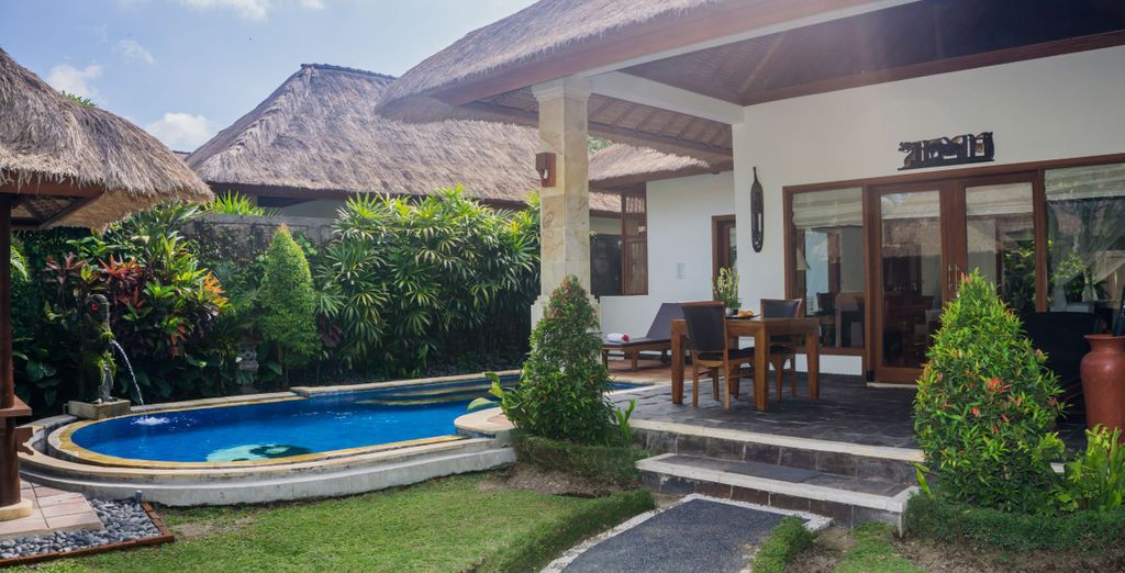 FuramaXclusive Resort & Villas 4*, Ombak Sunset 4* e Cross Bali Breakers 5*