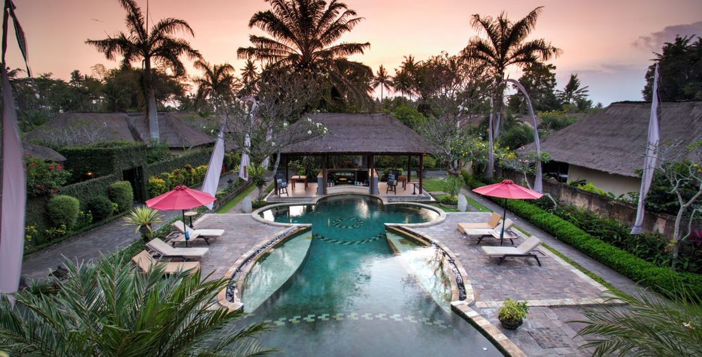 FuramaXclusive Resort & Villas 4*, Ombak Sunset 4* e Cross Bali Breakers 5*
