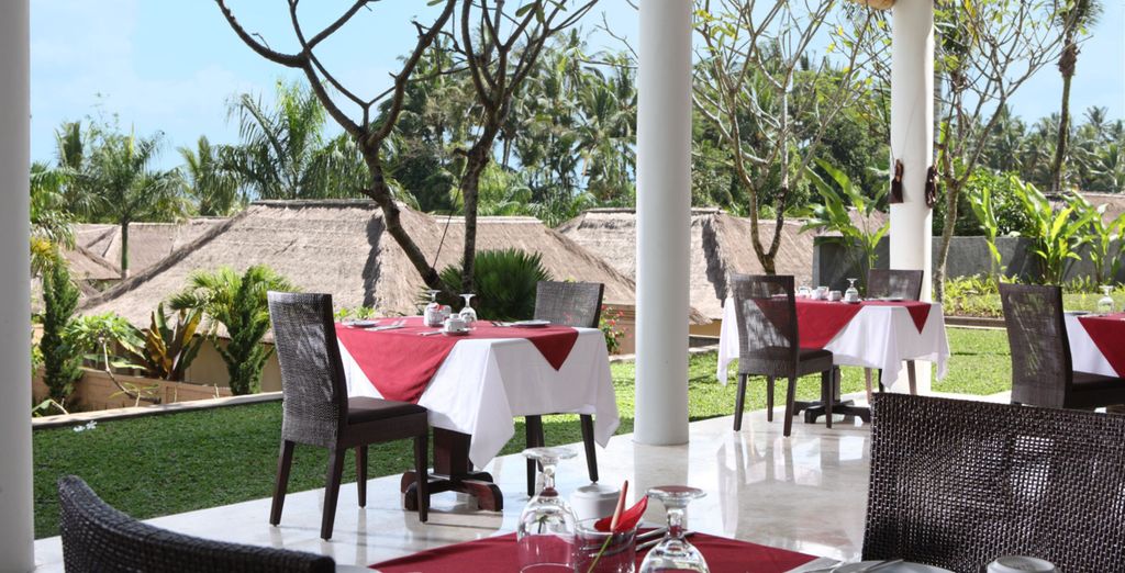 FuramaXclusive Resort & Villas 4*, Ombak Sunset 4* e Cross Bali Breakers 5*