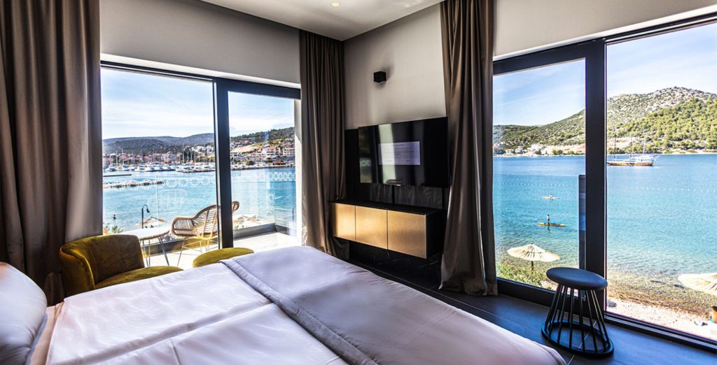 Marinus Beach Hotel 4*