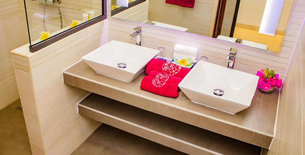 Exora Beach Hotel 4* con crociera in catamarano di 3 notti