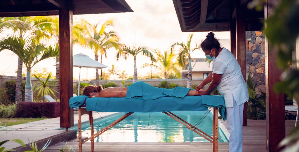 Mythic Suites & Villas 5*