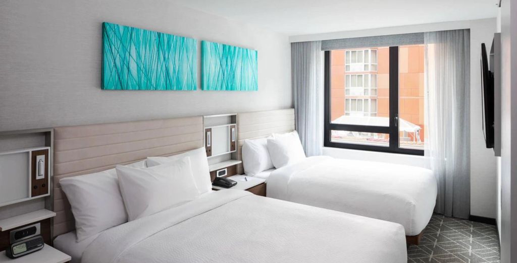 SpringHill Suites o Ameritania Hotel