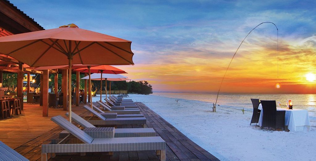 FuramaXclusive Resort & Villas 4*, Ombak Sunset 4* e Cross Bali Breakers 5*