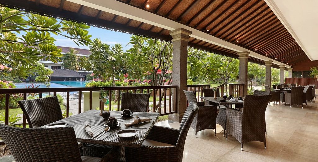 FuramaXclusive Resort & Villas 4*, Ombak Sunset 4* e Cross Bali Breakers 5*