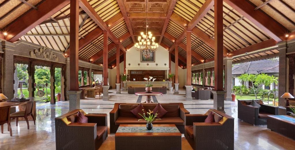 AnandaDara Ubud Resort & Spa 4*, Hotel Ombak Sunset 4* e Renaissance Bali Uluwatu Resort & Spa 5* 