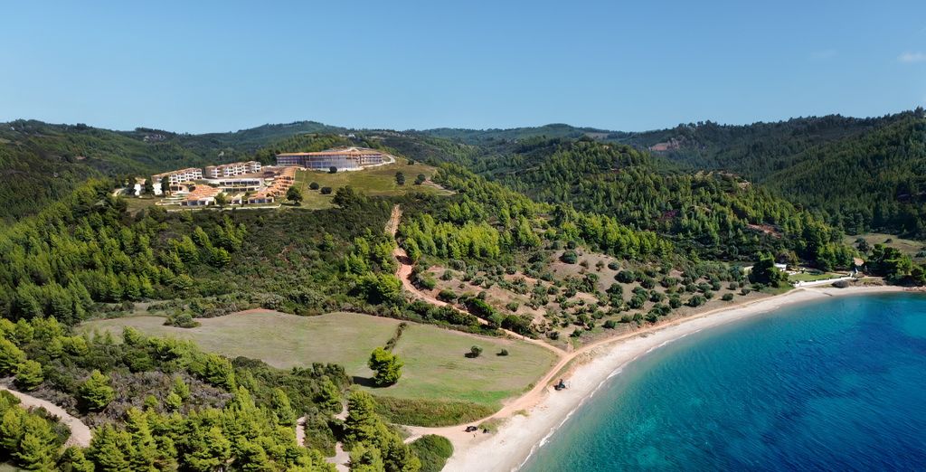 Ajul Luxury Hotel & Spa Resort 5*