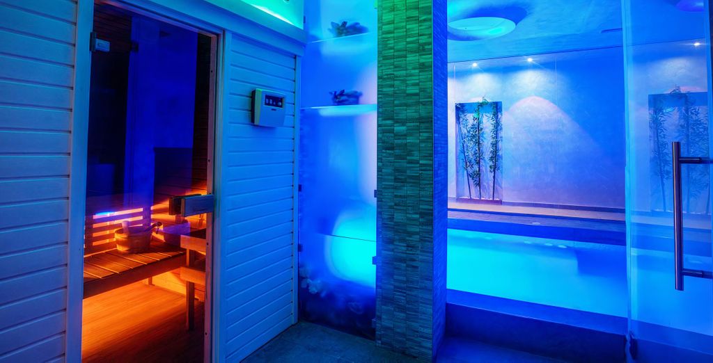 Hotel Ferretti Beach 4*