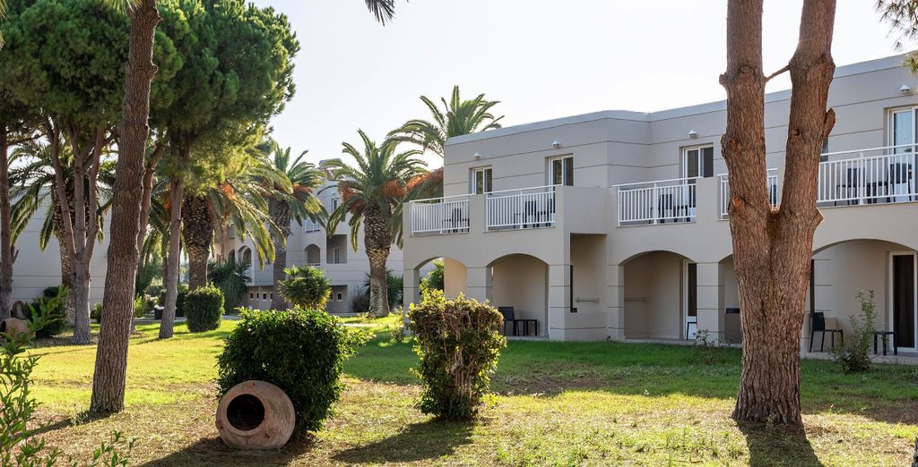 E-GEO Easy Living Resort 4* 