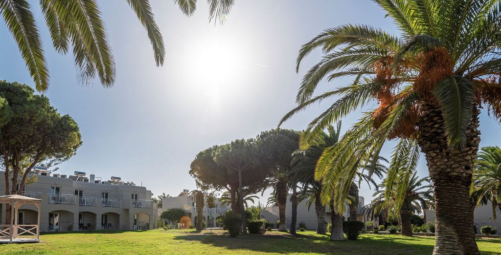 E-GEO Easy Living Resort 4* 