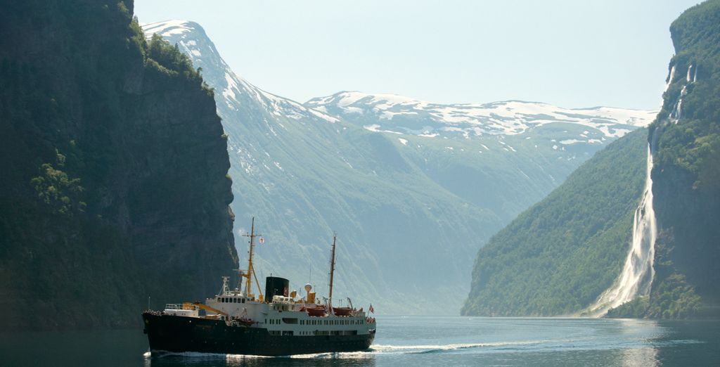 Tour di gruppo: La magia dei Fiordi con possibile estensione in Svezia