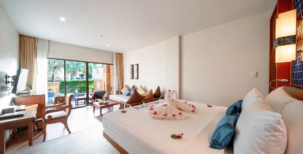 Rawai Palm Beach Resort 4*, Paradise KohYao Resort 4*, Peace Laguna Resort & Spa 4* e possibile pre-estensione al Mode Sathorn Hotel Bangkok 4*