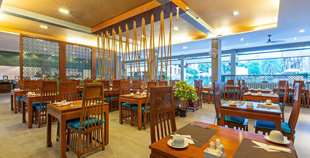 Rawai Palm Beach Resort 4*, Paradise KohYao Resort 4*, Peace Laguna Resort & Spa 4* e possibile pre-estensione al Mode Sathorn Hotel Bangkok 4*