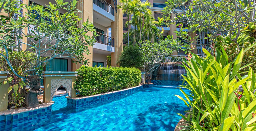 Rawai Palm Beach Resort 4*, Paradise KohYao Resort 4*, Peace Laguna Resort & Spa 4* e possibile pre-estensione al Mode Sathorn Hotel Bangkok 4*