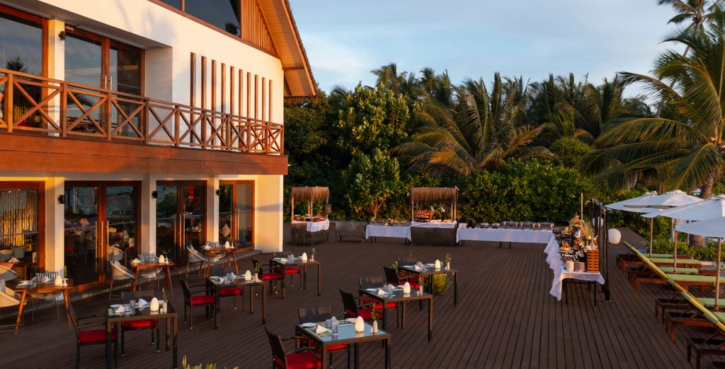 Mama Shelter Dubai by ACCOR 4* e Mercure Maldives Kooddoo Resort 4* - Adults Only