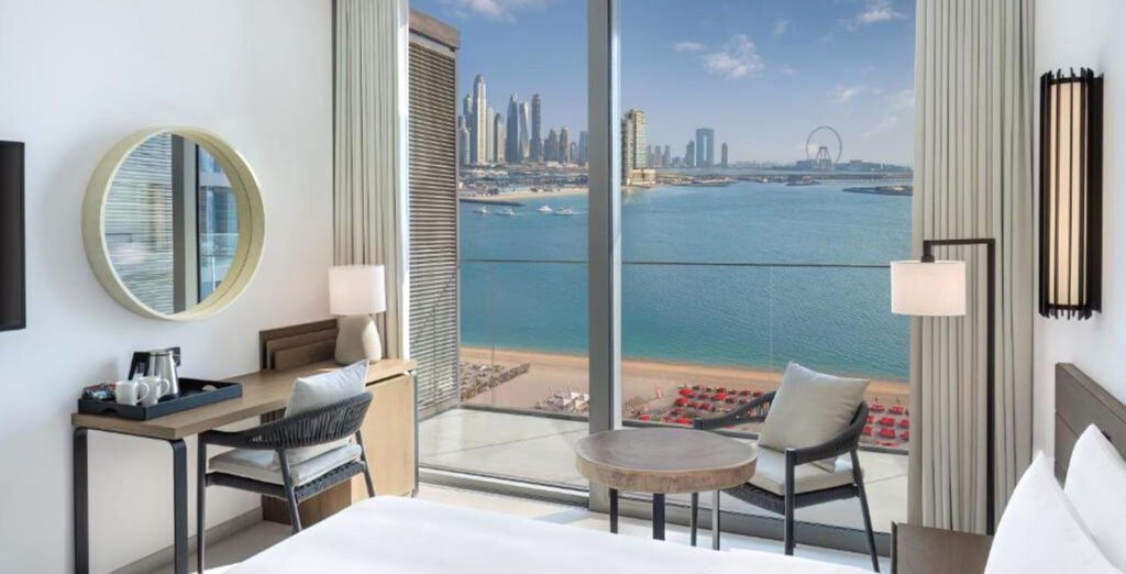 Radisson Beach Resort Palm Jumeirah 4*
