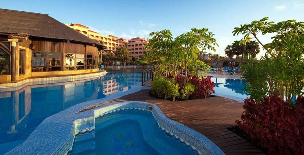 Elba Sara Beach & Golf Resort 4*