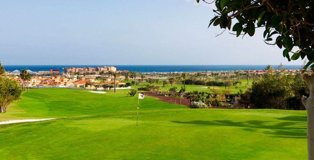 Elba Sara Beach & Golf Resort 4*