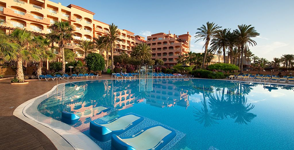 Elba Sara Beach & Golf Resort 4*