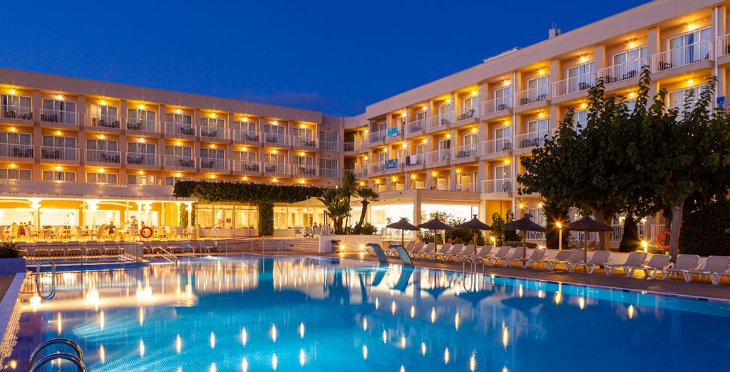 Sur Menorca Suites & Waterpark 4*