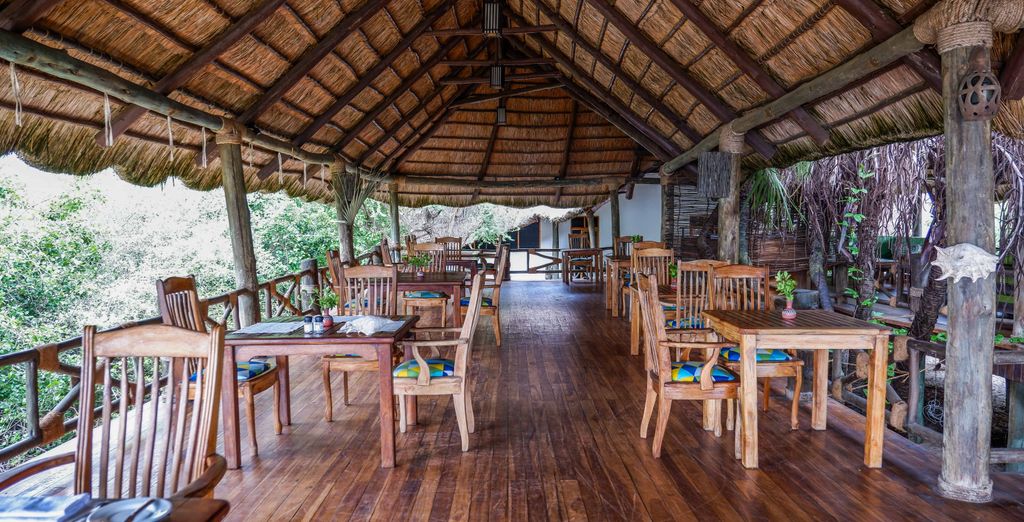 Combinato BlueBay Beach Resort & Spa 5* e Saadani Safari Lodge 4*