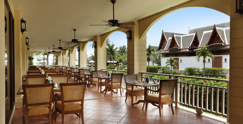 Radisson Suites Bangkok Sukhumvit 4*, Veranda High Resort Chiang Mai MGallery 5*, Sea Seeker Krabi Resort 4* o Sofitel Krabi 5*