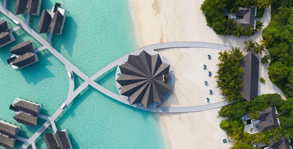 Mövenpick Resort Kuredhivaru Maldives 5*