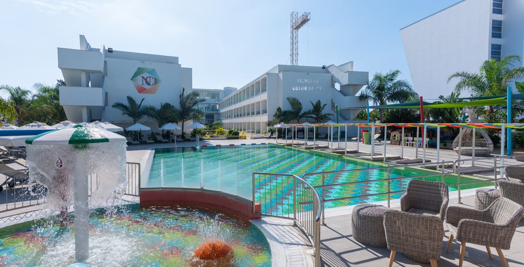 Nicholas Color Hotel