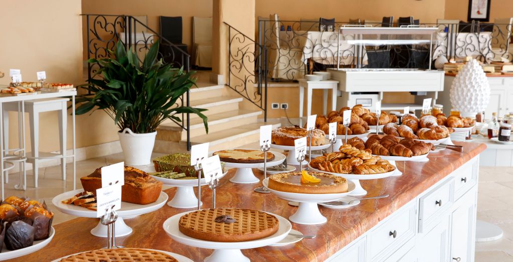Therasia Resort Sea & Spa 5*