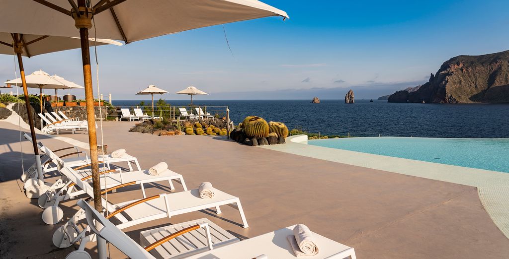 Therasia Resort Sea & Spa 5*