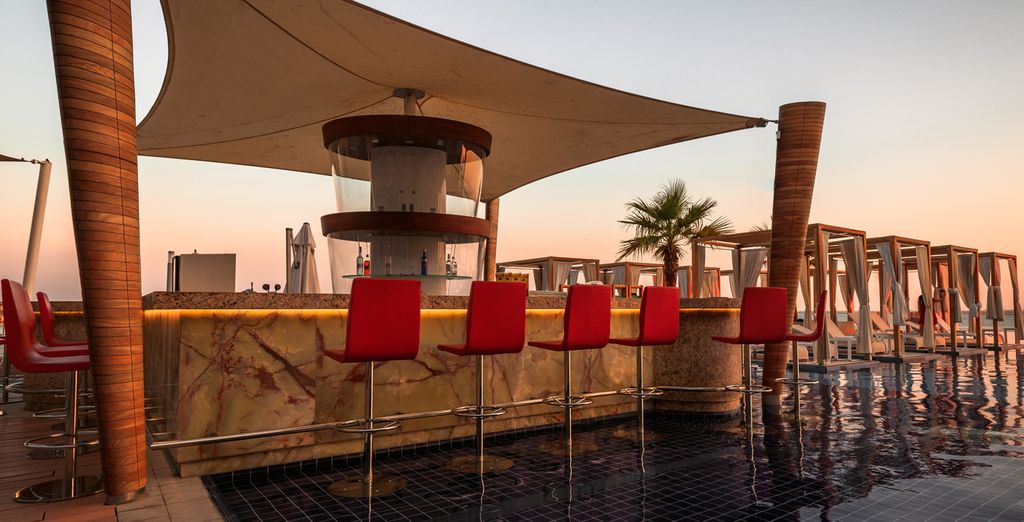 Combinato Canopy by Hilton Dubai Al Seef 4* e Royal M Hotel & Resort Abu Dhabi 5*