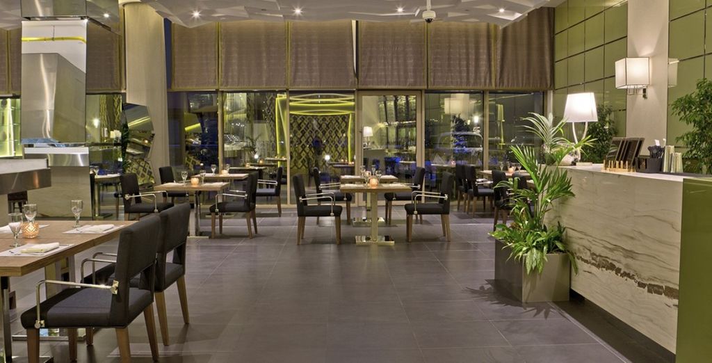 Combinato Canopy by Hilton Dubai Al Seef 4* e Royal M Hotel & Resort Abu Dhabi 5*