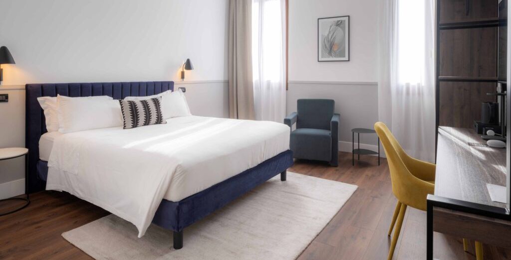 The Foscarini 4*