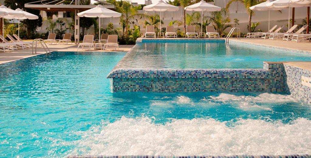 Vangelis Hotel & Suites 4*