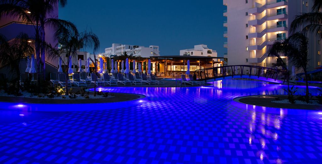 Vangelis Hotel & Suites 4*