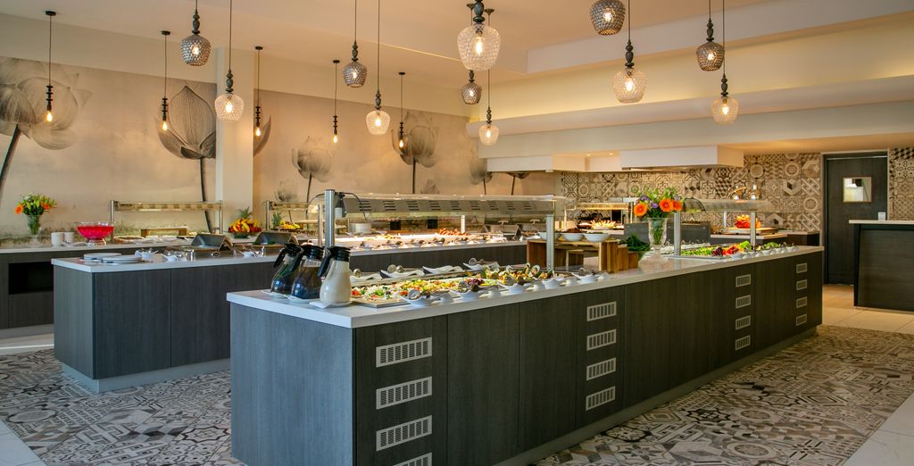 Vangelis Hotel & Suites 4*