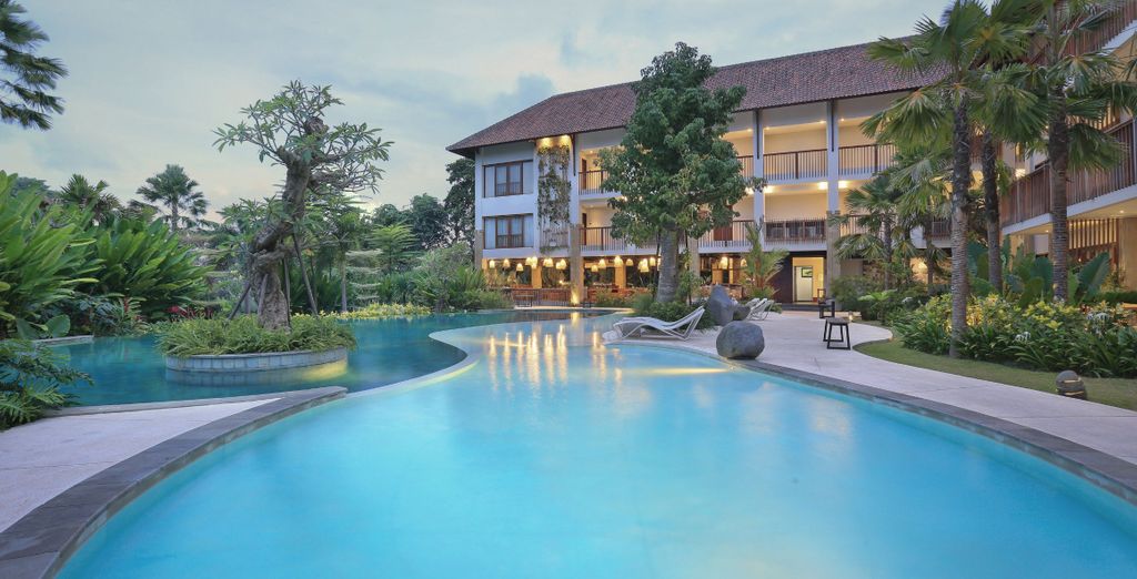 Asvara Villa Ubud by Ini Vie Hospitality 5*, Maua Nusa Penida & Javana Royal Villas 5*