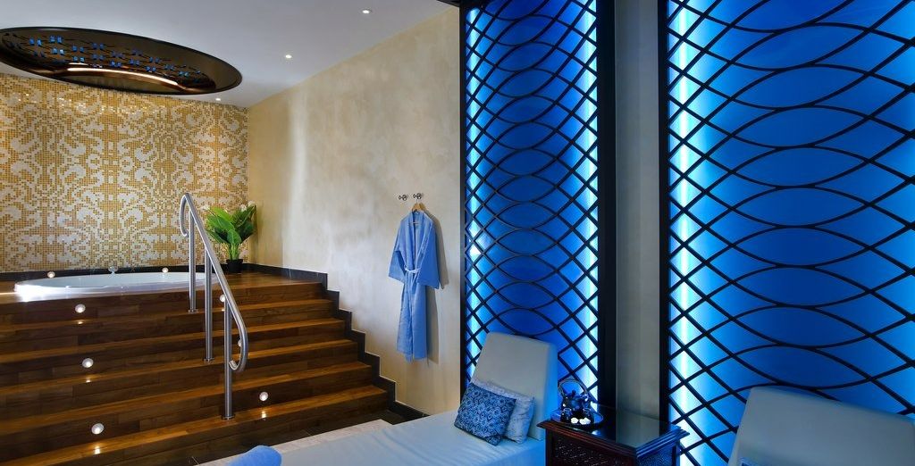 Bab Al Qasr Hotel 5*