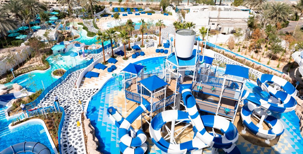 Le Meridien Mina Seyahi Beach Resort & Waterpark 5*