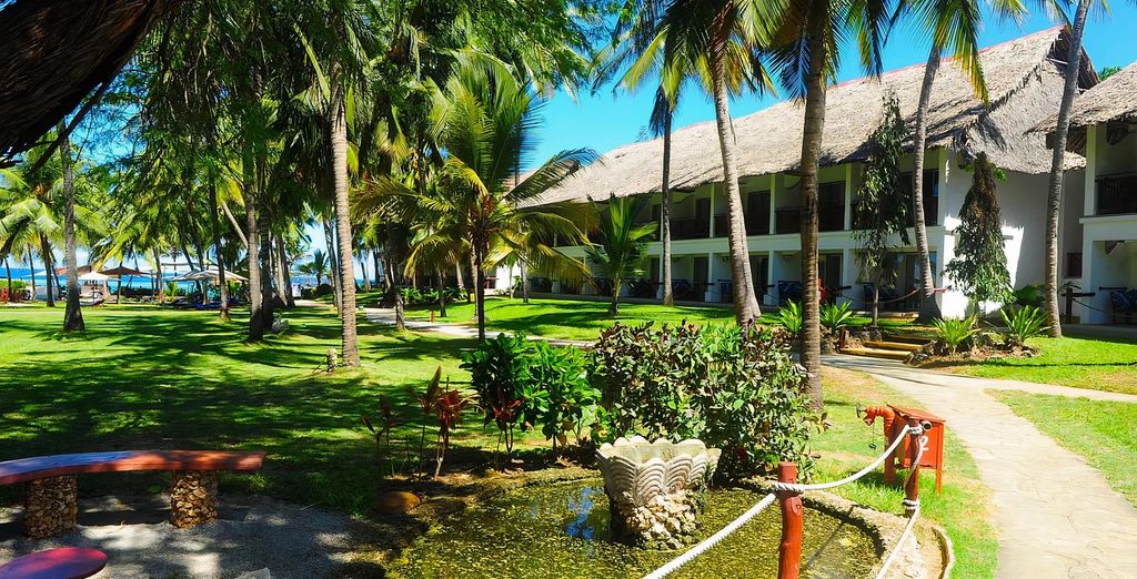 Voyager Beach Resort 4* e safari nella natura