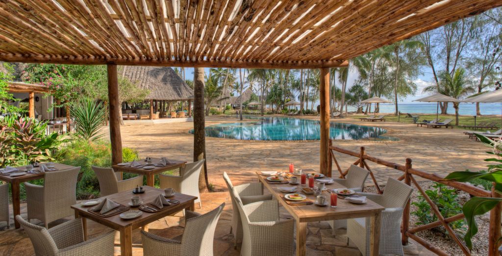 Combinato BlueBay Beach Resort & Spa 5* e Saadani Safari Lodge 4*