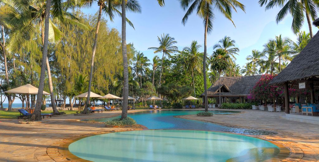 Combinato BlueBay Beach Resort & Spa 5* e Saadani Safari Lodge 4*