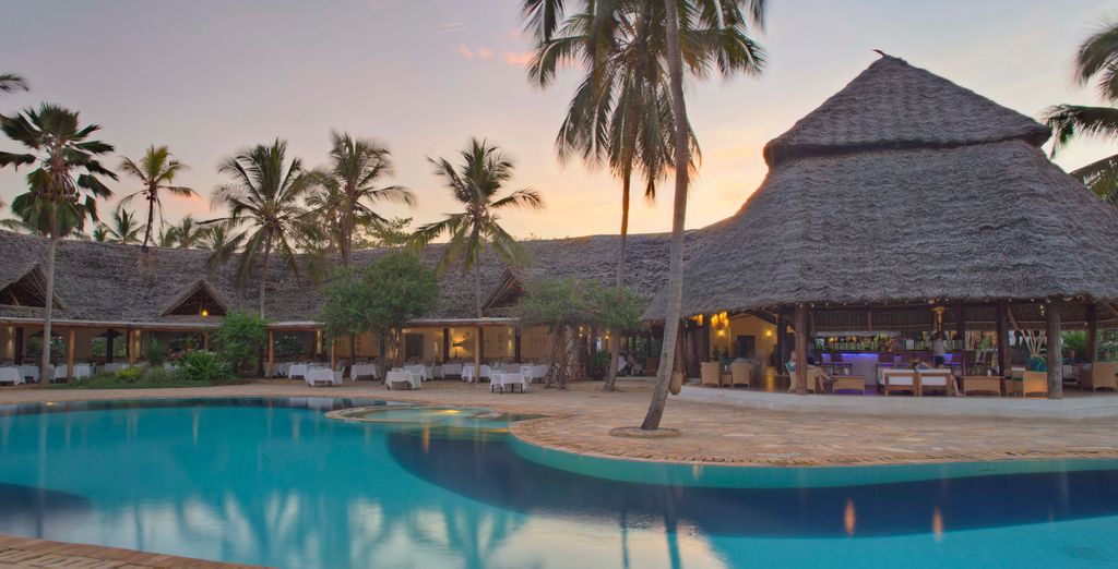 Combinato BlueBay Beach Resort & Spa 5* e Saadani Safari Lodge 4*