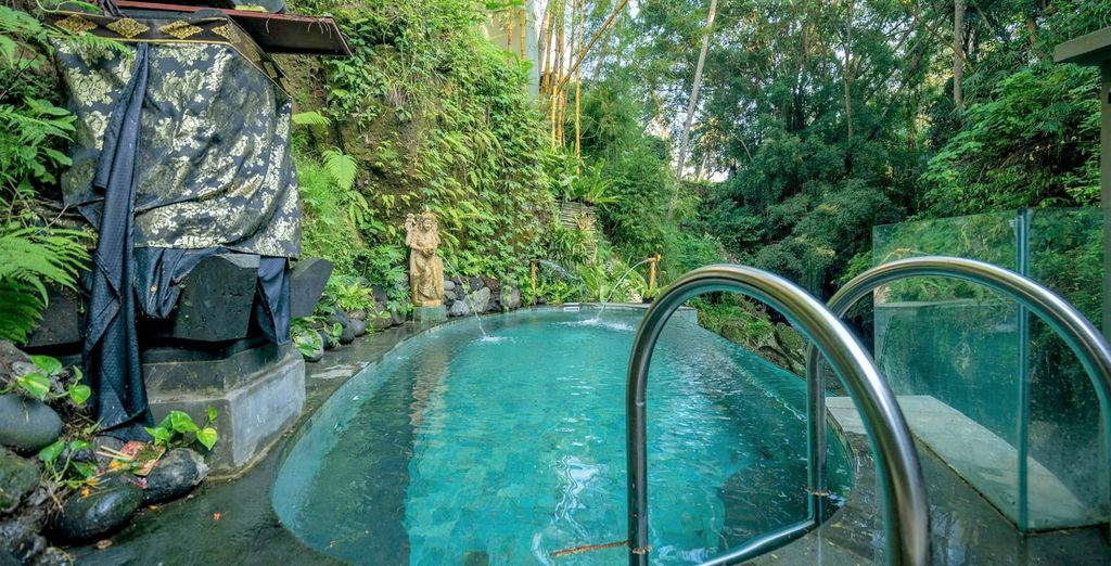 Seres Springs Resort 5*, GiliZen Resort 4* e Bali Cozy Villas 4*